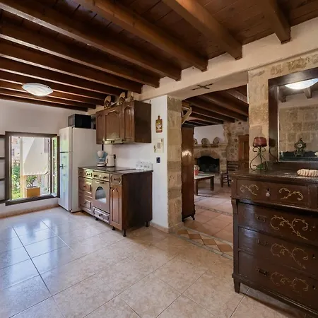 Secret Garden - Old Town Apartman