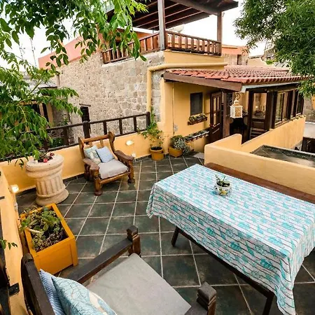 Secret Garden - Old Town Apartman *