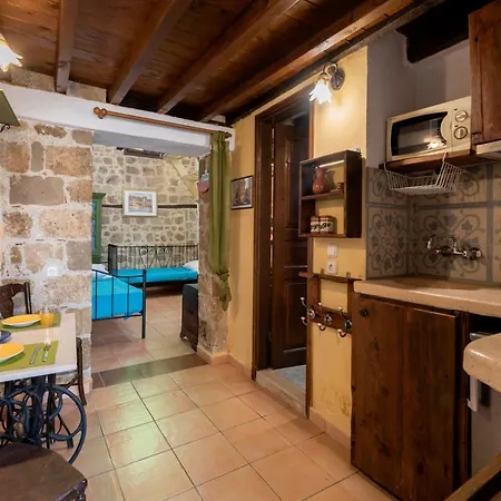 Secret Garden - Old Town Apartman Rhodes City