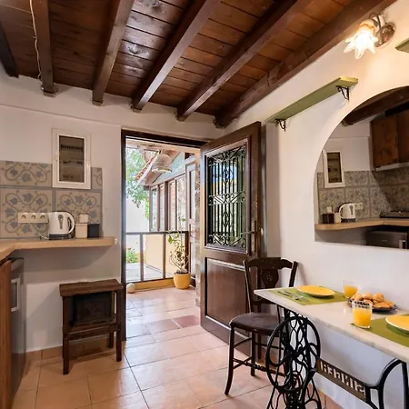 Secret Garden - Old Town Apartman Rhodes City