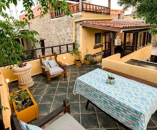 Secret Garden - Old Town Apartment *