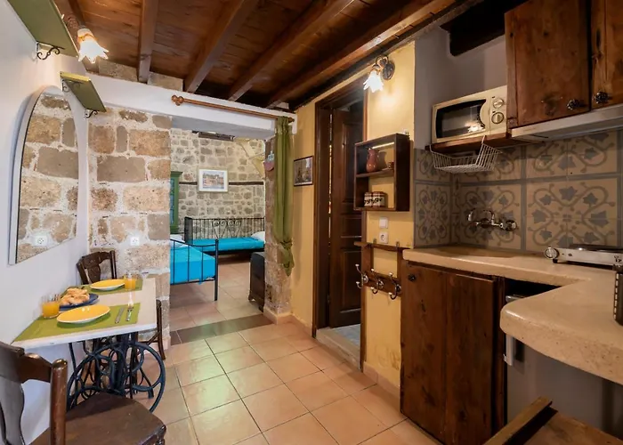 Secret Garden - Old Town Apartment Rhodes City